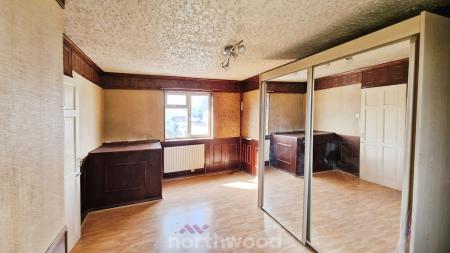 3 bedroom Semi-detached house for sale in Briar Road, Skellow, Doncaster, DN6