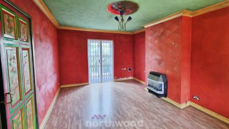 3 bedroom Semi-detached house for sale in Briar Road, Skellow, Doncaster, DN6