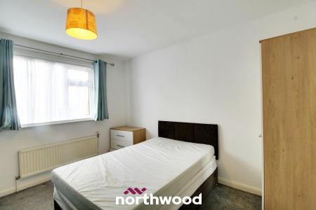 5 bedroom Semi-detached house for sale in Carr House Road, Belle Vue, Doncaster, DN4