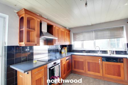 4 bedroom Detached house for sale in Cedar Walk, Campsall, Doncaster, DN6