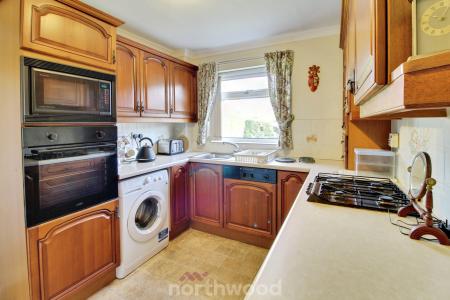 3 bedroom Detached house for sale in Clifton Drive, Sprotbrough, Doncaster, DN5