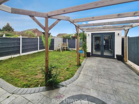 3 bedroom Detached house for sale in Fair Holme View, Armthorpe, Doncaster, DN3