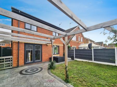 3 bedroom Detached house for sale in Fair Holme View, Armthorpe, Doncaster, DN3