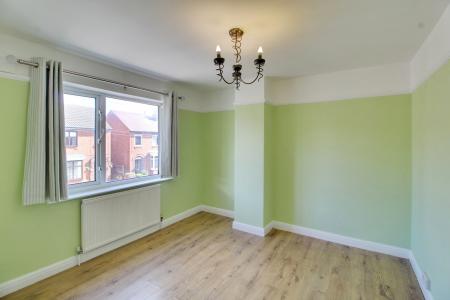 3 bedroom Terraced House for sale in Glamis Road, Town Moor, Doncaster, DN2