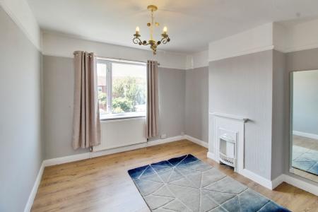 3 bedroom Terraced House for sale in Glamis Road, Town Moor, Doncaster, DN2