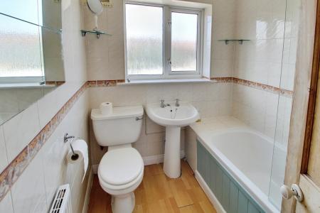 3 bedroom Terraced House for sale in Glamis Road, Town Moor, Doncaster, DN2
