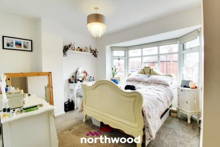 4 bedroom Semi-detached house for sale in Grove Vale, Wheatley Hills, Doncaster, DN2