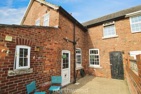 3 bedroom Terraced House for sale in Mansfield Crescent, Armthorpe, Doncaster, DN3
