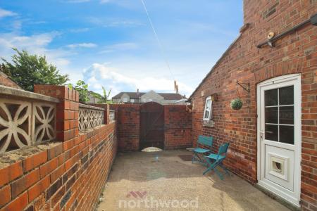 3 bedroom Terraced House for sale in Mansfield Crescent, Armthorpe, Doncaster, DN3