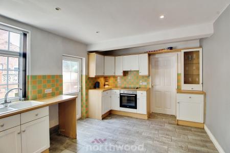 3 bedroom Terraced House for sale in Mansfield Crescent, Armthorpe, Doncaster, DN3