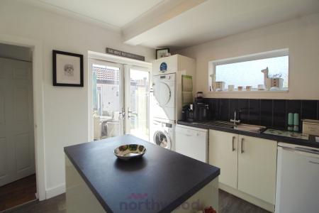 4 bedroom Semi-detached house for sale in Marlborough Road, Town Moor, Doncaster, DN2