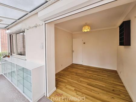 2 bedroom Detached house for sale in Riverside Drive, Sprotbrough, Doncaster, DN5