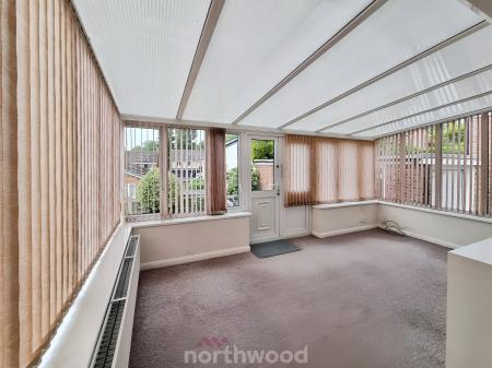 2 bedroom Detached house for sale in Riverside Drive, Sprotbrough, Doncaster, DN5