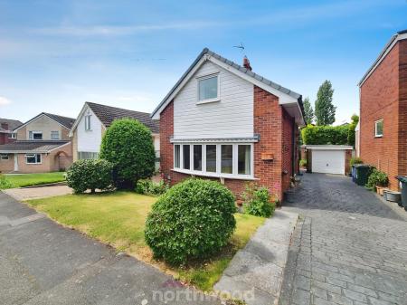 2 bedroom Detached house for sale in Riverside Drive, Sprotbrough, Doncaster, DN5