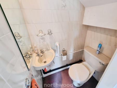 2 bedroom Detached house for sale in Riverside Drive, Sprotbrough, Doncaster, DN5
