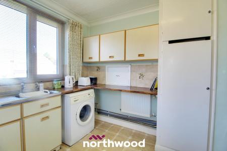 2 bedroom Semi-detached bungalow for sale in Rowan Court, Wheatley Hills, Doncaster, DN2