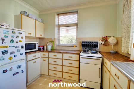 2 bedroom Semi-detached bungalow for sale in Rowan Court, Wheatley Hills, Doncaster, DN2