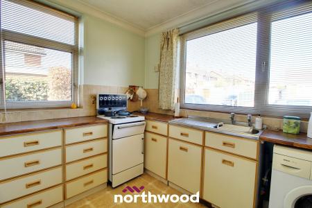 2 bedroom Semi-detached bungalow for sale in Rowan Court, Wheatley Hills, Doncaster, DN2