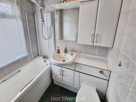 3 bedroom Semi-detached house for sale in Scawthorpe Avenue, Scawthorpe, Doncaster, DN5