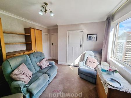 3 bedroom Semi-detached house for sale in Scawthorpe Avenue, Scawthorpe, Doncaster, DN5