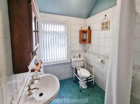 2 bedroom Bungalow for sale in Shires Close, Sprotbrough, Doncaster, DN5