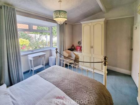 2 bedroom Bungalow for sale in Shires Close, Sprotbrough, Doncaster, DN5