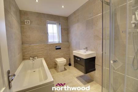 4 bedroom Detached house for sale in Sovereign Court, Sprotbrough, Doncaster, DN5