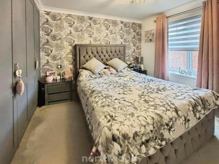 4 bedroom Detached house for sale in Wainscot Place, Skellow, Doncaster, DN6