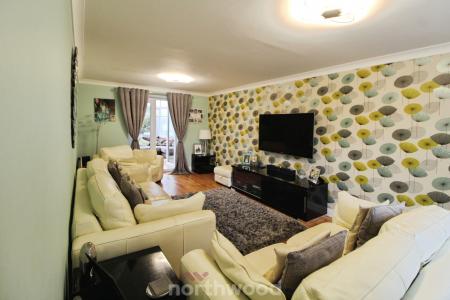 4 bedroom Detached house for sale in Wainscot Place, Skellow, Doncaster, DN6