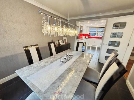 4 bedroom Detached house for sale in Wainscot Place, Skellow, Doncaster, DN6