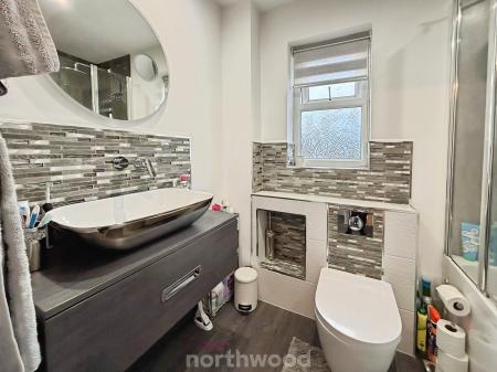 4 bedroom Detached house for sale in Wainscot Place, Skellow, Doncaster, DN6