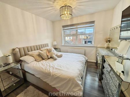 4 bedroom Detached house for sale in Wainscot Place, Skellow, Doncaster, DN6