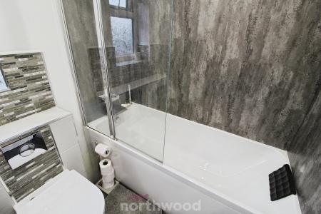 4 bedroom Detached house for sale in Wainscot Place, Skellow, Doncaster, DN6