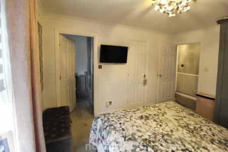 4 bedroom Detached house for sale in Wainscot Place, Skellow, Doncaster, DN6