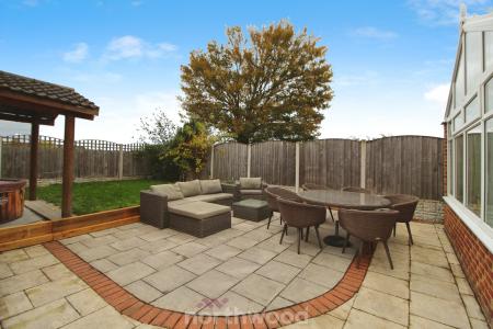 4 bedroom Detached house for sale in Wainscot Place, Skellow, Doncaster, DN6