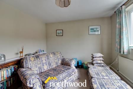 2 bedroom Flat for sale in Welbeck Road, Bennetthorpe, Doncaster, DN4