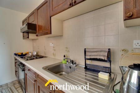 2 bedroom Flat for sale in Welbeck Road, Bennetthorpe, Doncaster, DN4