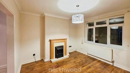 2 bedroom Semi-detached house for sale in Sunnymede Terrace, Askern, Doncaster, DN6