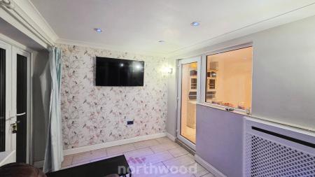 2 bedroom Semi-detached house for sale in Sunnymede Terrace, Askern, Doncaster, DN6