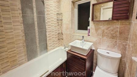 2 bedroom Semi-detached house for sale in Sunnymede Terrace, Askern, Doncaster, DN6