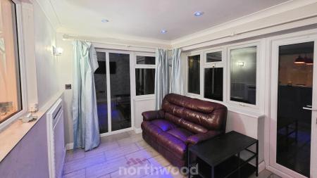 2 bedroom Semi-detached house for sale in Sunnymede Terrace, Askern, Doncaster, DN6