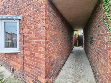 4 bedroom Terraced House for sale in Swaithe Avenue, Scawthorpe, Doncaster, DN5