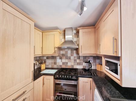 2 bedroom Semi-detached bungalow for sale in Moorfield Drive, Armthorpe, Doncaster, DN3