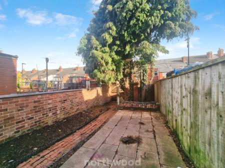 2 bedroom Terraced House for sale in Cunningham Road, Hyde Park, Doncaster, DN1