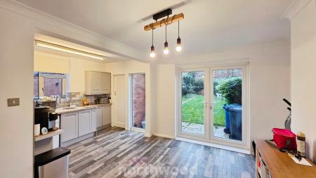 3 bedroom Semi-detached house for sale in Oakhill Road, Wheatley Hills, Doncaster, DN2