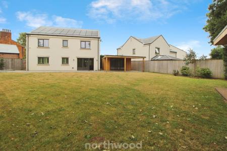 3 bedroom Detached house to let in Old Farm Way, Branton, Doncaster, DN3