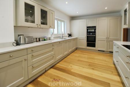 3 bedroom Detached house to let in Old Farm Way, Branton, Doncaster, DN3