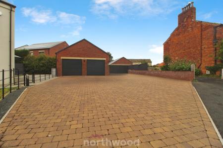 3 bedroom Detached house to let in Old Farm Way, Branton, Doncaster, DN3