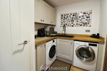 3 bedroom Detached house to let in Old Farm Way, Branton, Doncaster, DN3