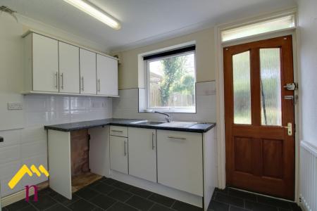 3 bedroom Semi-detached house to let in Park Drive, Sprotbrough, Doncaster, DN5